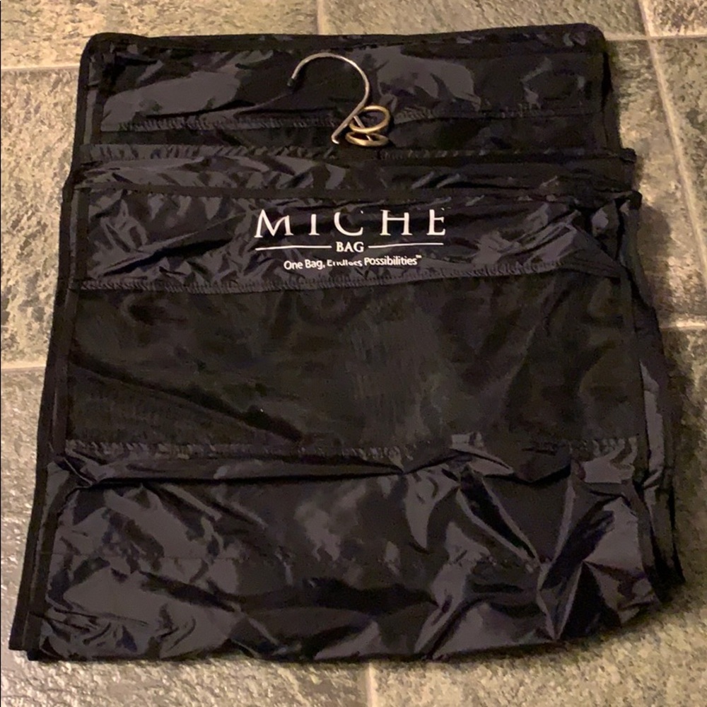 Miche bag holder